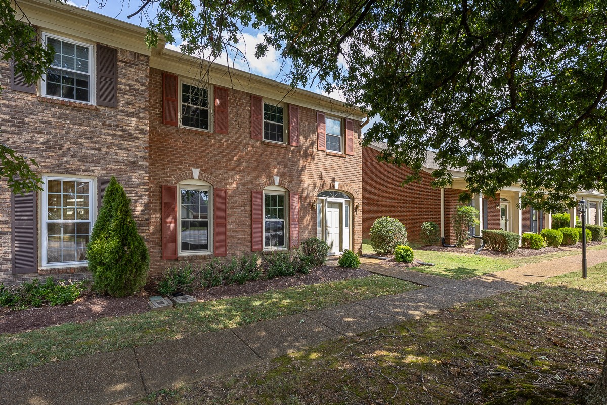 8961 Sawyer Brown Road Nashville, TN 37221 - Photo 2 of 31