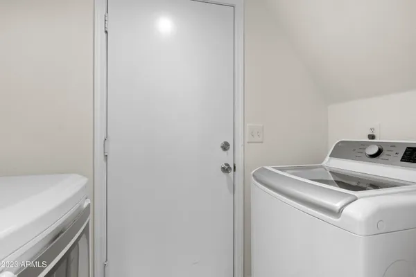 $4,000 | 1143 East Amberwood Drive, Phoenix, AZ 85048