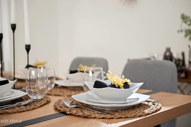 $4,000 | 1143 East Amberwood Drive, Phoenix, AZ 85048