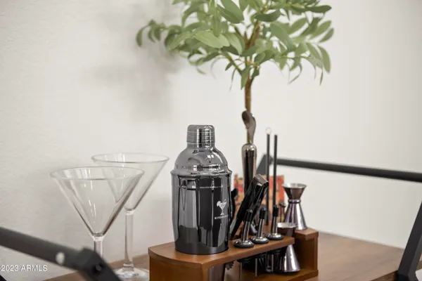 $4,000 | 1143 East Amberwood Drive, Phoenix, AZ 85048