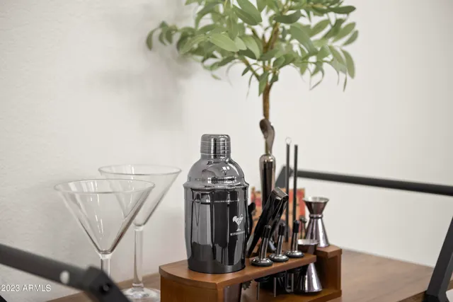 $4,000 | 1143 East Amberwood Drive, Phoenix, AZ 85048