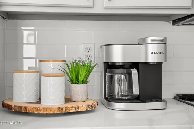 $4,000 | 1143 East Amberwood Drive, Phoenix, AZ 85048