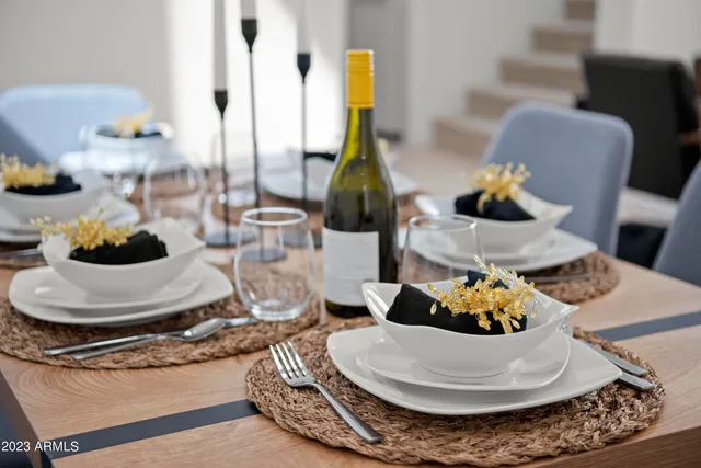 $4,000 | 1143 East Amberwood Drive, Phoenix, AZ 85048