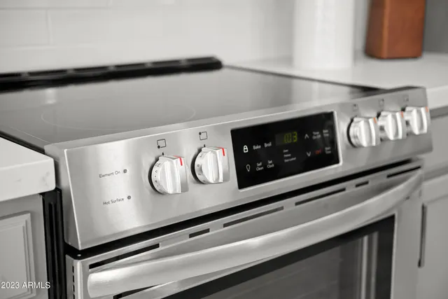 $4,000 | 1143 East Amberwood Drive, Phoenix, AZ 85048