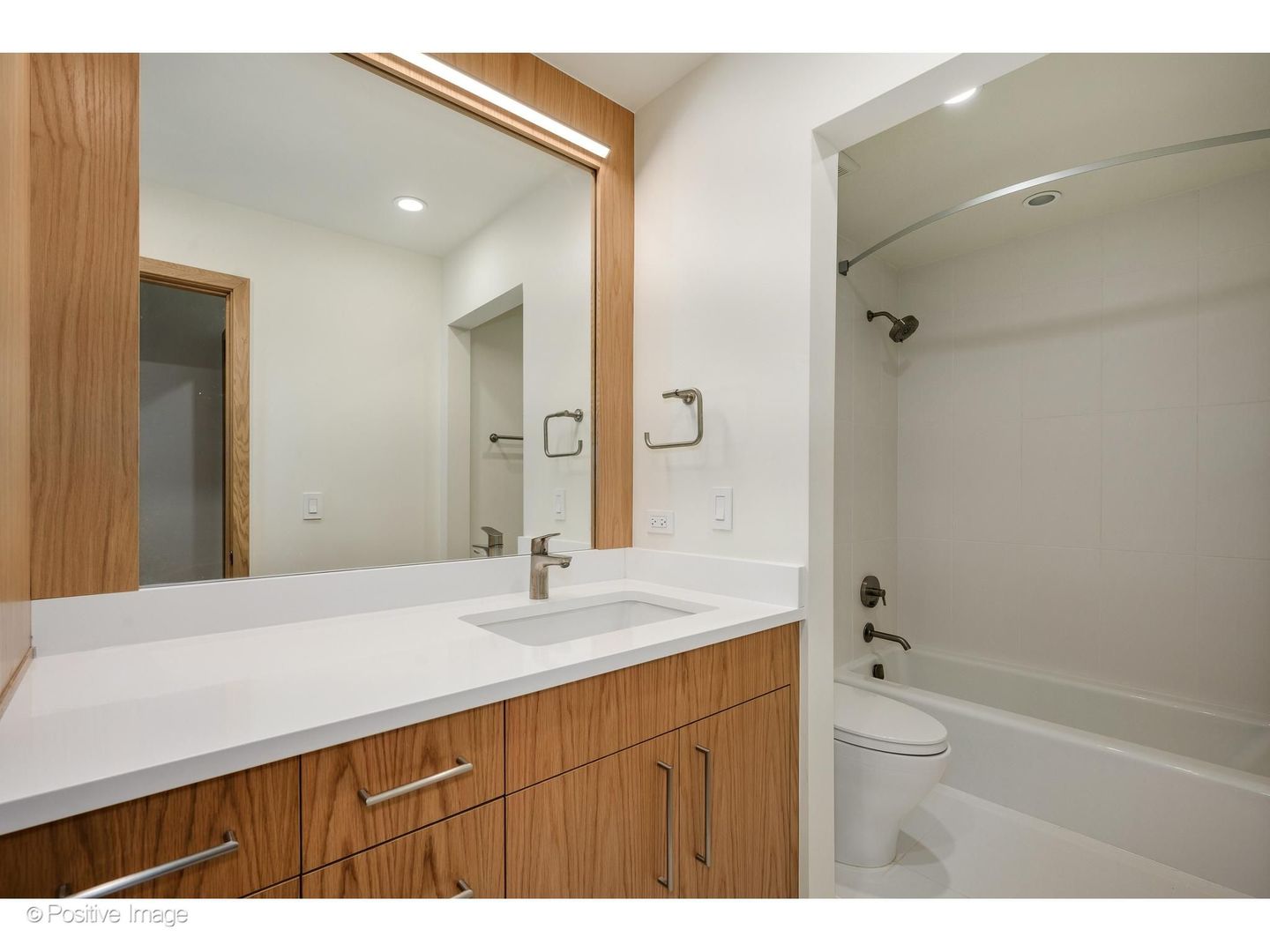 1307 North Sutton Place Chicago, IL 60610 - Photo 32 of 43