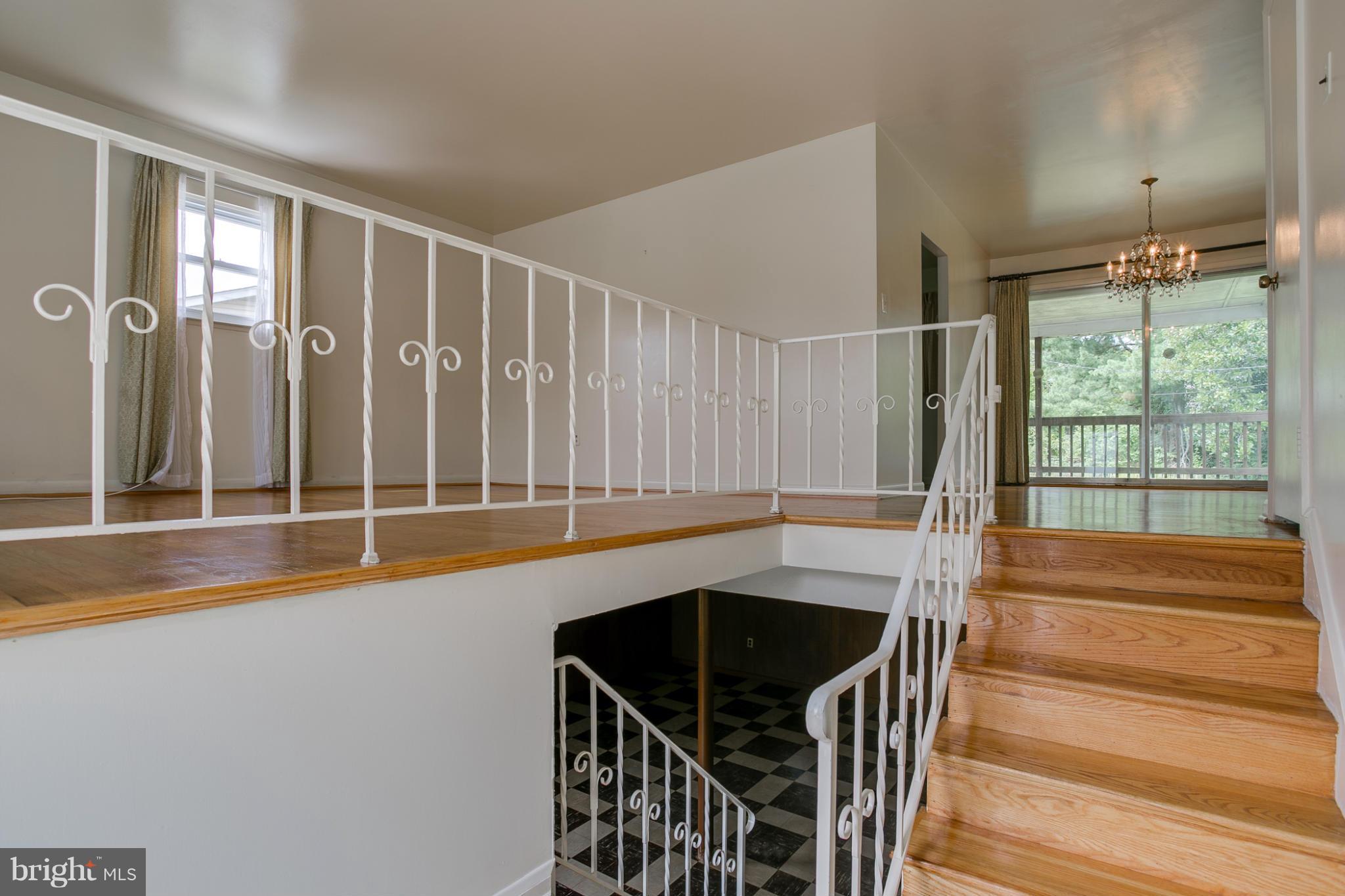 6008 Chesworth Road Baltimore, MD 21228 - Photo 3 of 25 Interior (General)