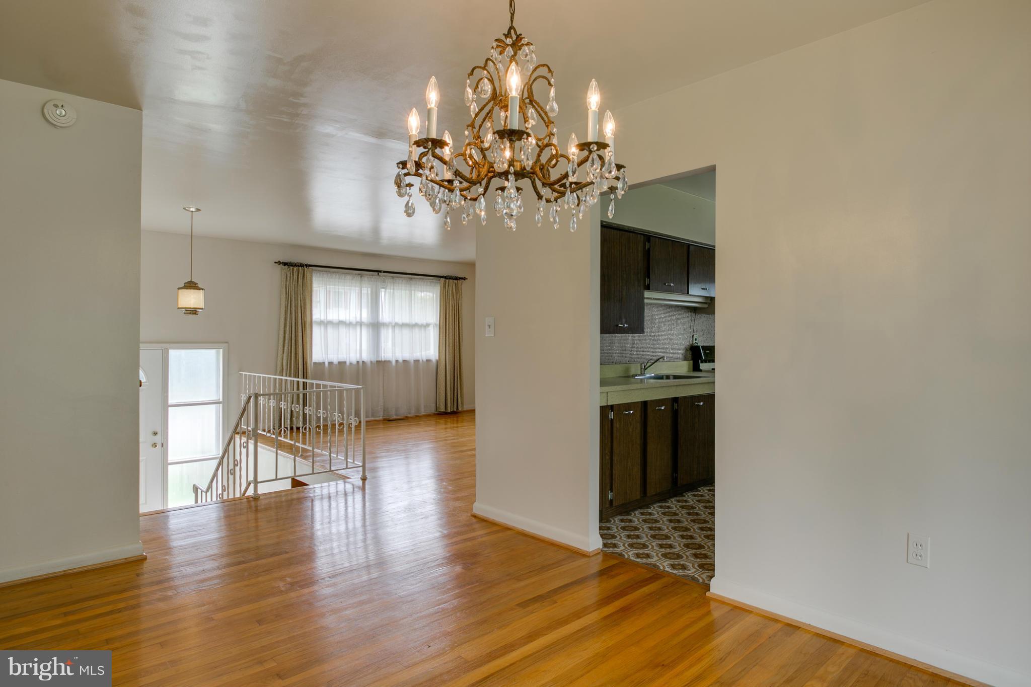 6008 Chesworth Road Baltimore, MD 21228 - Photo 7 of 25 Dining Room