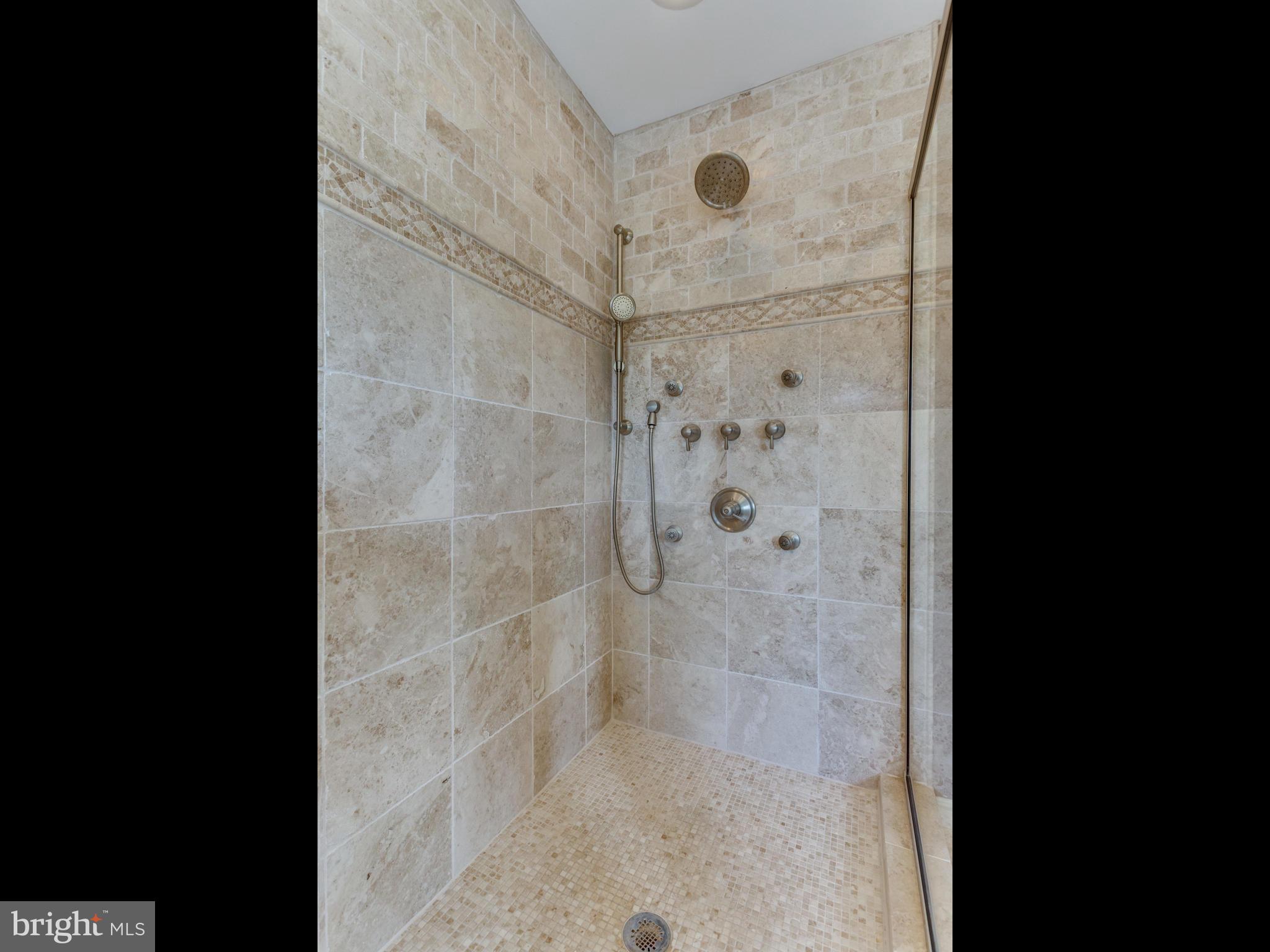2072 Lake Audubon Court Reston, VA 20191 - Photo 17 of 30 a bathroom with a shower