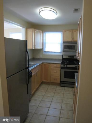 50 East Reed Avenue Alexandria, VA 22305 - Photo 5 of 13 Kitchen
