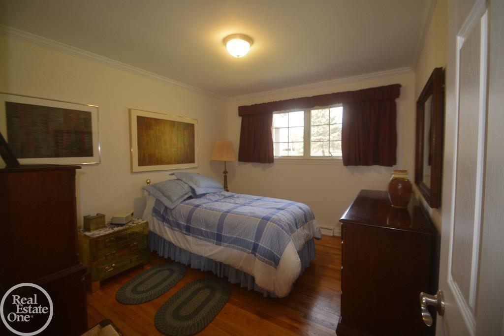1225 Shenandoah Drive Rochester, MI 48306 - Photo 8 of 9 31242940-7.JPG