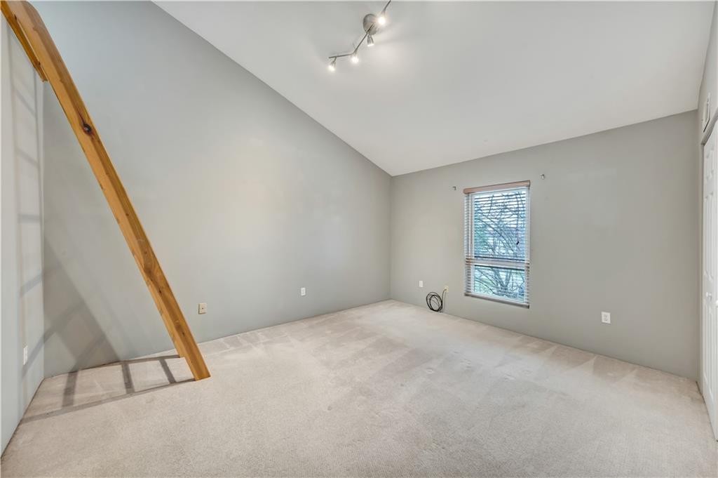 2403 Kenzie Road Pittsburgh, PA 15205 - Photo 13 of 25 Gallery Image 13