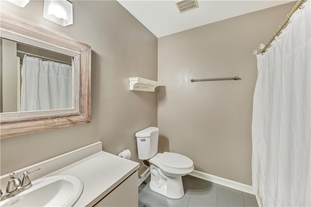 2403 Kenzie Road Pittsburgh, PA 15205 - Photo 14 of 25 Gallery Image 14