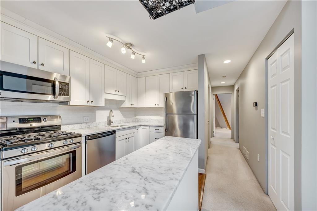 2403 Kenzie Road Pittsburgh, PA 15205 - Photo 7 of 25 Gallery Image 7