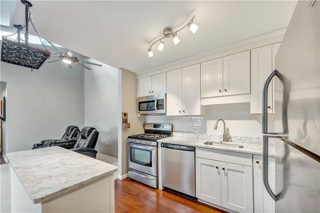 2403 Kenzie Road Pittsburgh, PA 15205 - Photo 8 of 25 Gallery Image 8