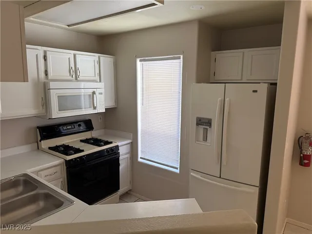 $1,700 | 698 South Racetrack Road, Unit 1114, Henderson, NV 89015