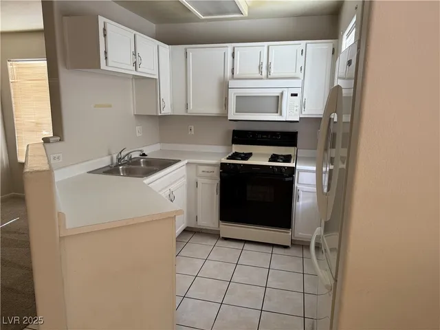 $1,700 | 698 South Racetrack Road, Unit 1114, Henderson, NV 89015