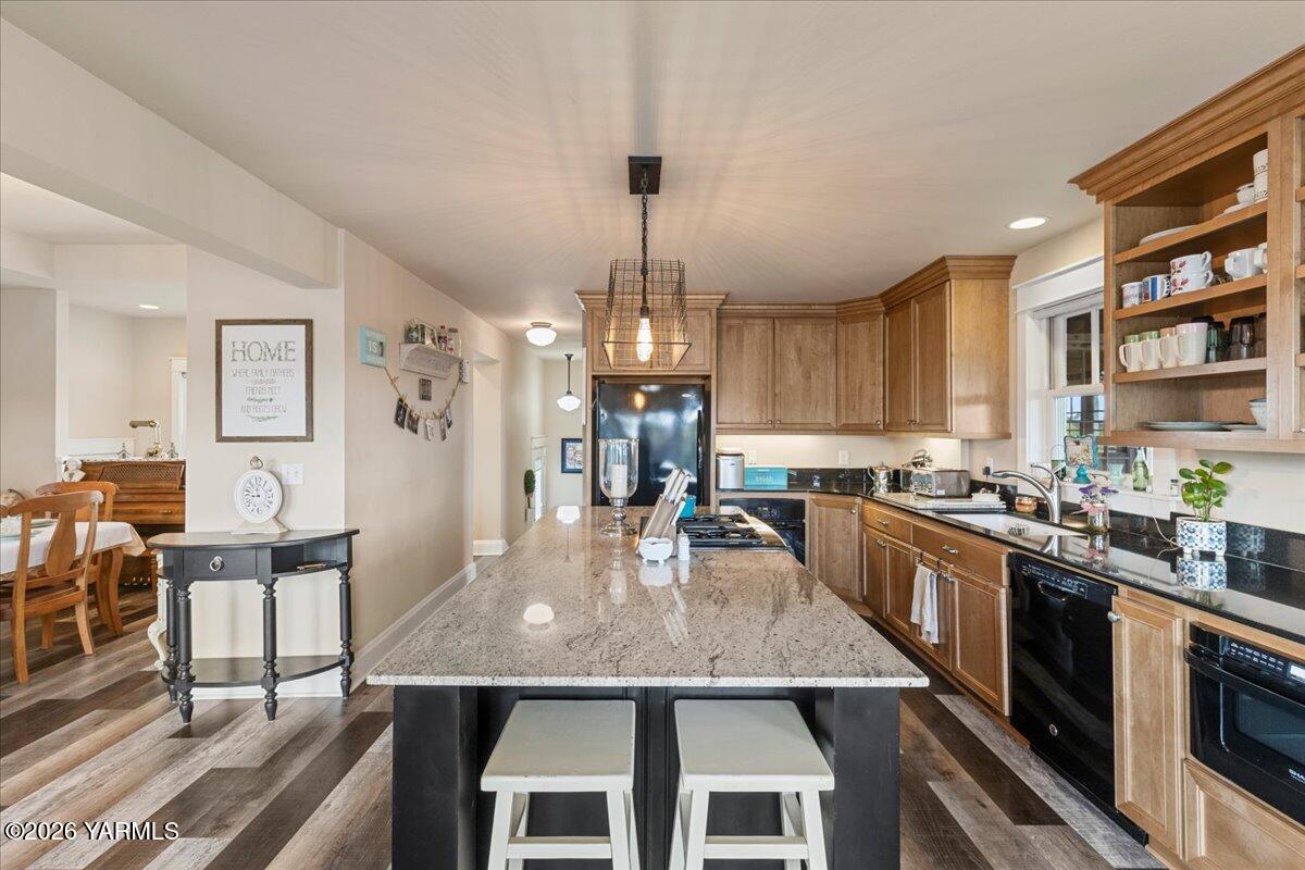 31 Gilbert Road Zillah, WA 98953 - Photo 13 of 59 Kitchen