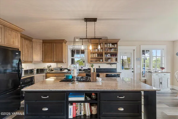 $727,000 | 31 Gilbert Road, Zillah, WA 98953