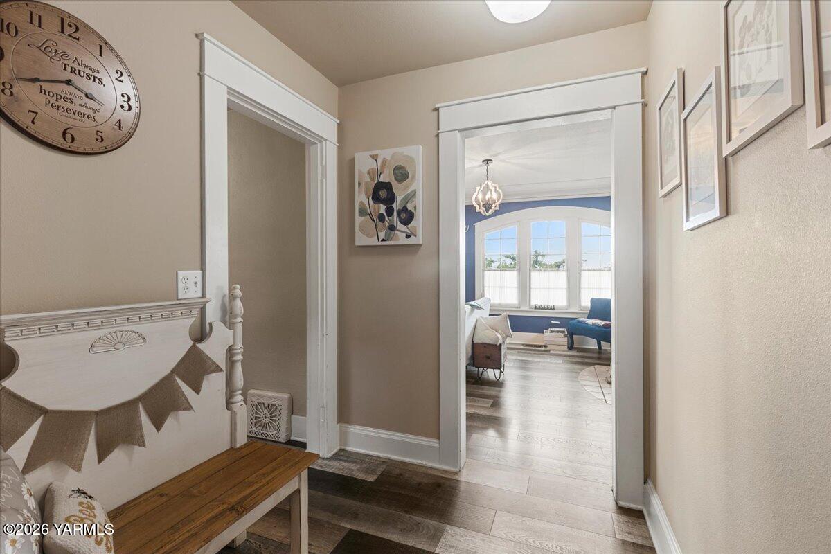 31 Gilbert Road Zillah, WA 98953 - Photo 18 of 59 Hall