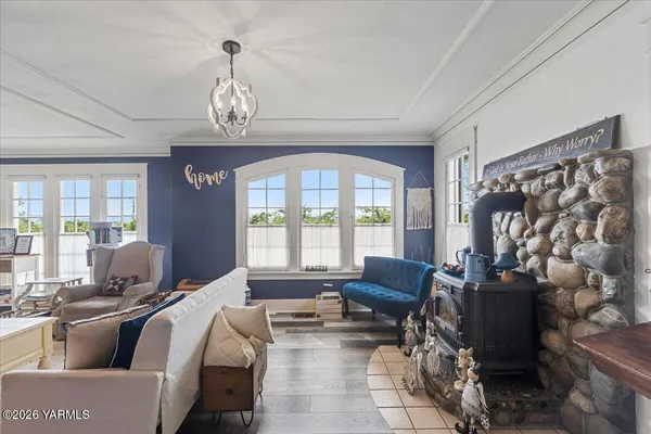 $727,000 | 31 Gilbert Road, Zillah, WA 98953