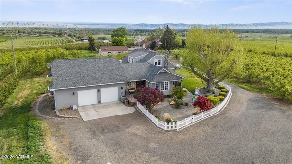 $727,000 | 31 Gilbert Road, Zillah, WA 98953