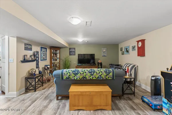 $727,000 | 31 Gilbert Road, Zillah, WA 98953