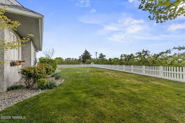 $727,000 | 31 Gilbert Road, Zillah, WA 98953