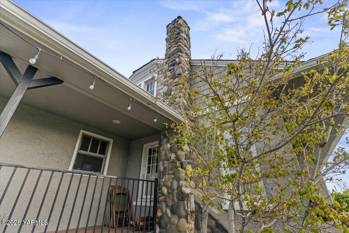 31 Gilbert Road Zillah, WA 98953 - Photo 49 of 59 Original River Rock Chimney