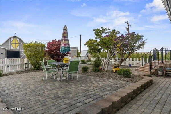 $727,000 | 31 Gilbert Road, Zillah, WA 98953