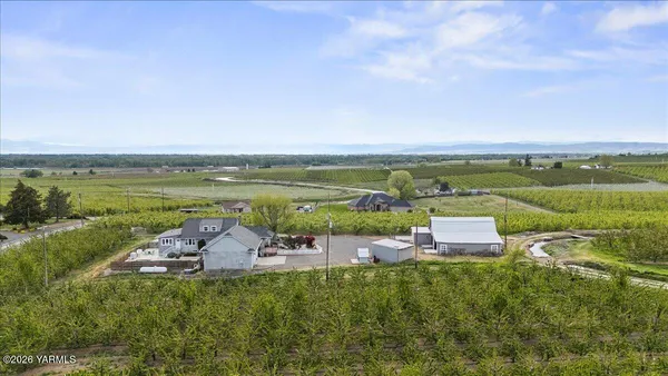 $727,000 | 31 Gilbert Road, Zillah, WA 98953