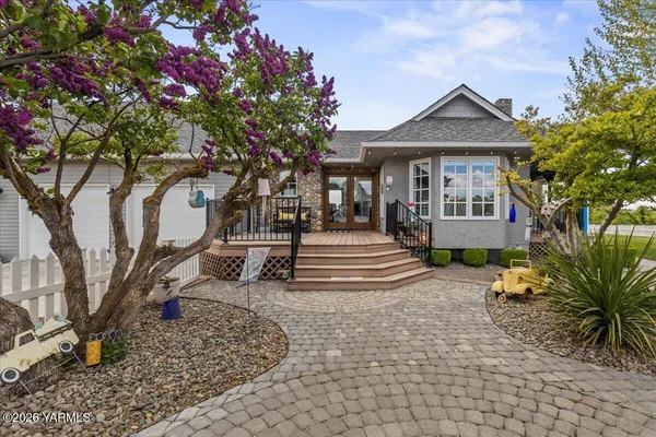 $727,000 | 31 Gilbert Road, Zillah, WA 98953