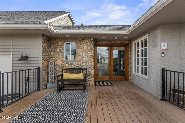 $727,000 | 31 Gilbert Road, Zillah, WA 98953