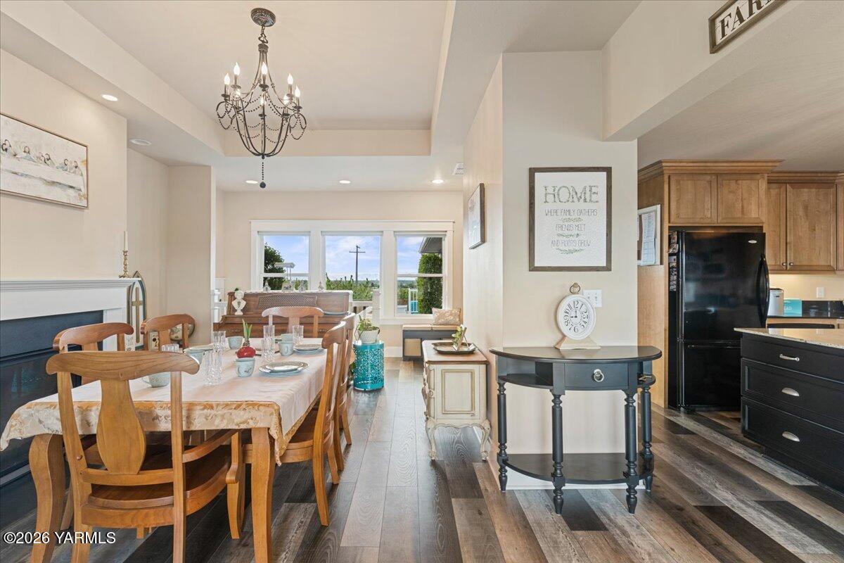 31 Gilbert Road Zillah, WA 98953 - Photo 9 of 59 New Addition /Entrance