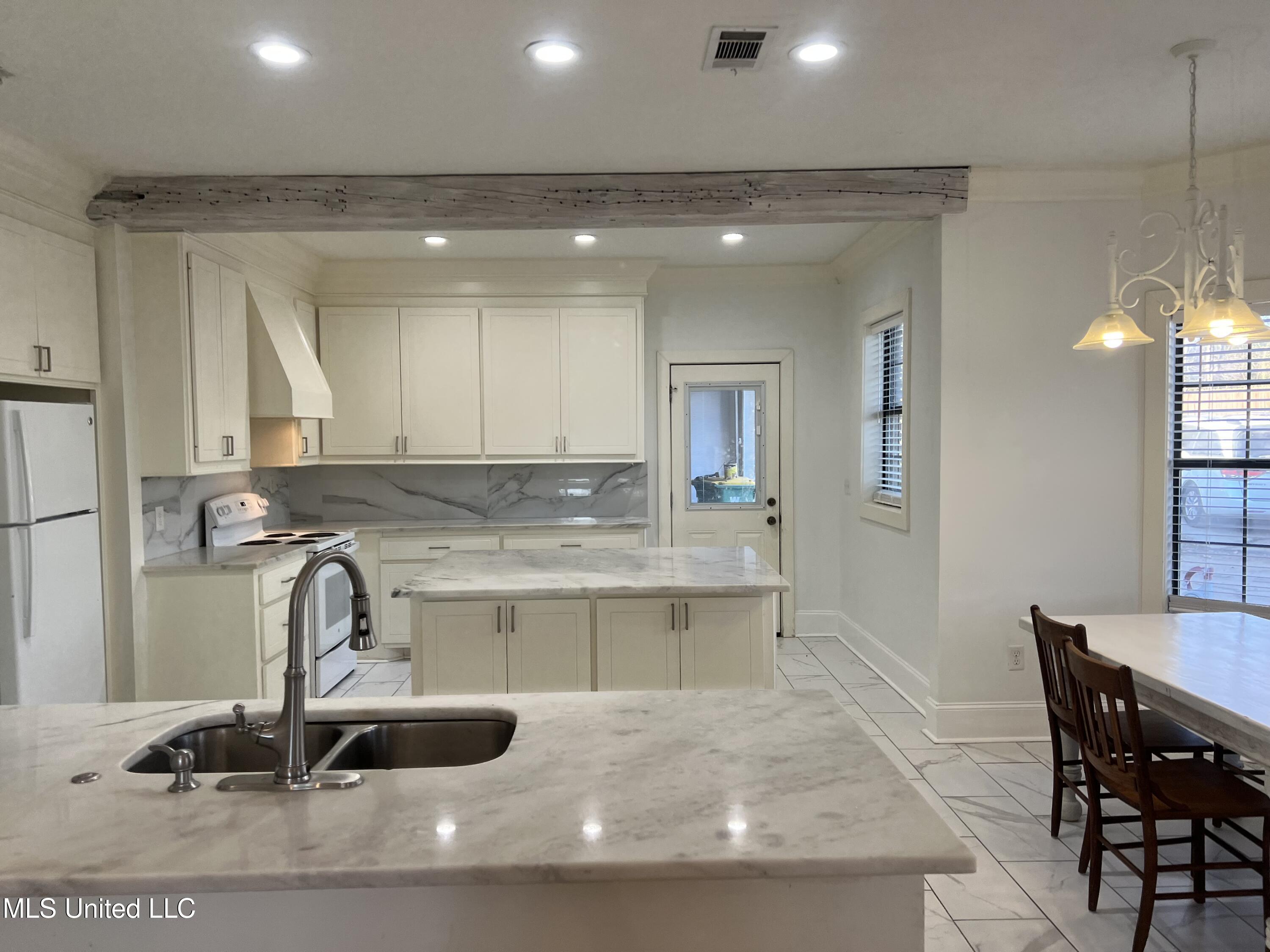 646 Bryceland Boulevard Ridgeland, MS 39157 - Photo 4 of 25 IMG_2363