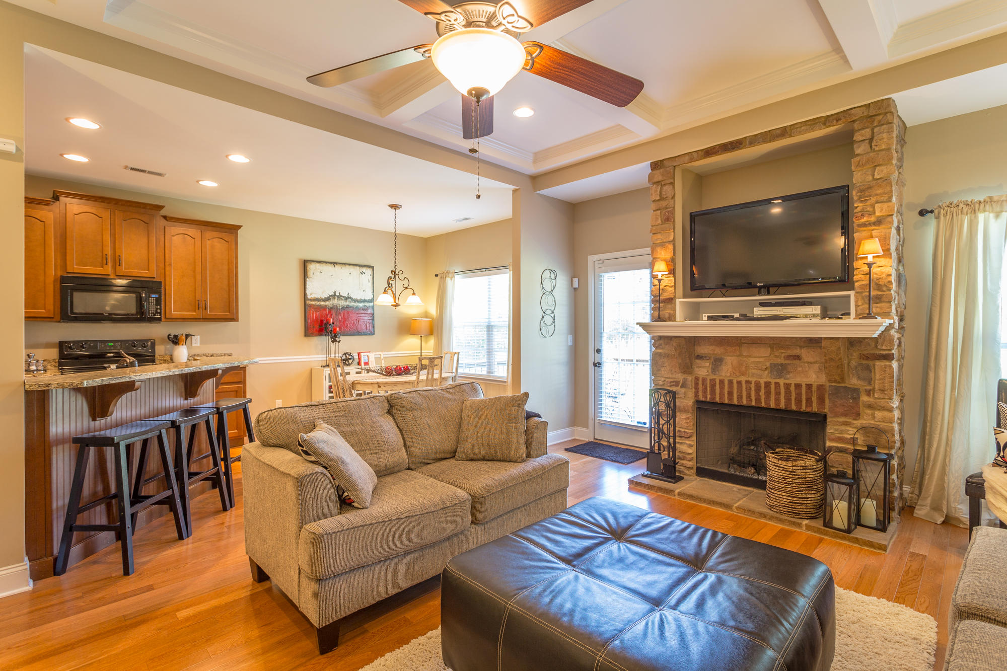 8645 Blanche Road Ooltewah, TN 37363 - Photo 10 of 46 Living room