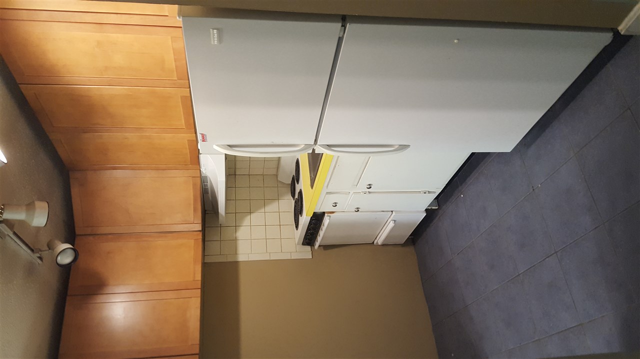 4 Strawberry Bank Road, Unit 7 Nashua, NH 03062 - Photo 2 of 5