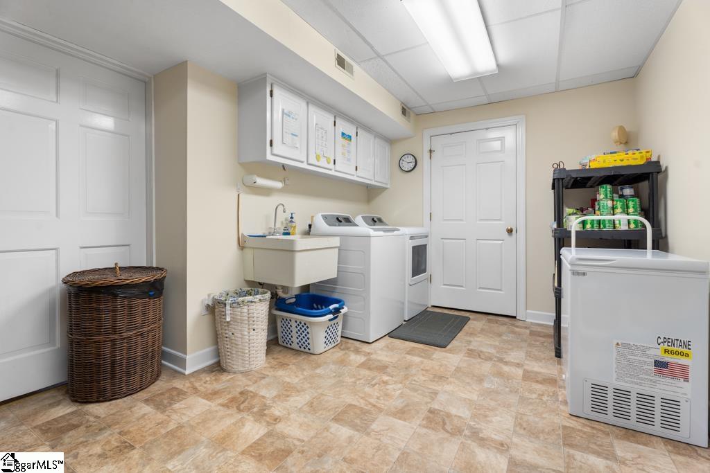 1207 Shadow Way Greenville, SC 29615 - Photo 31 of 49