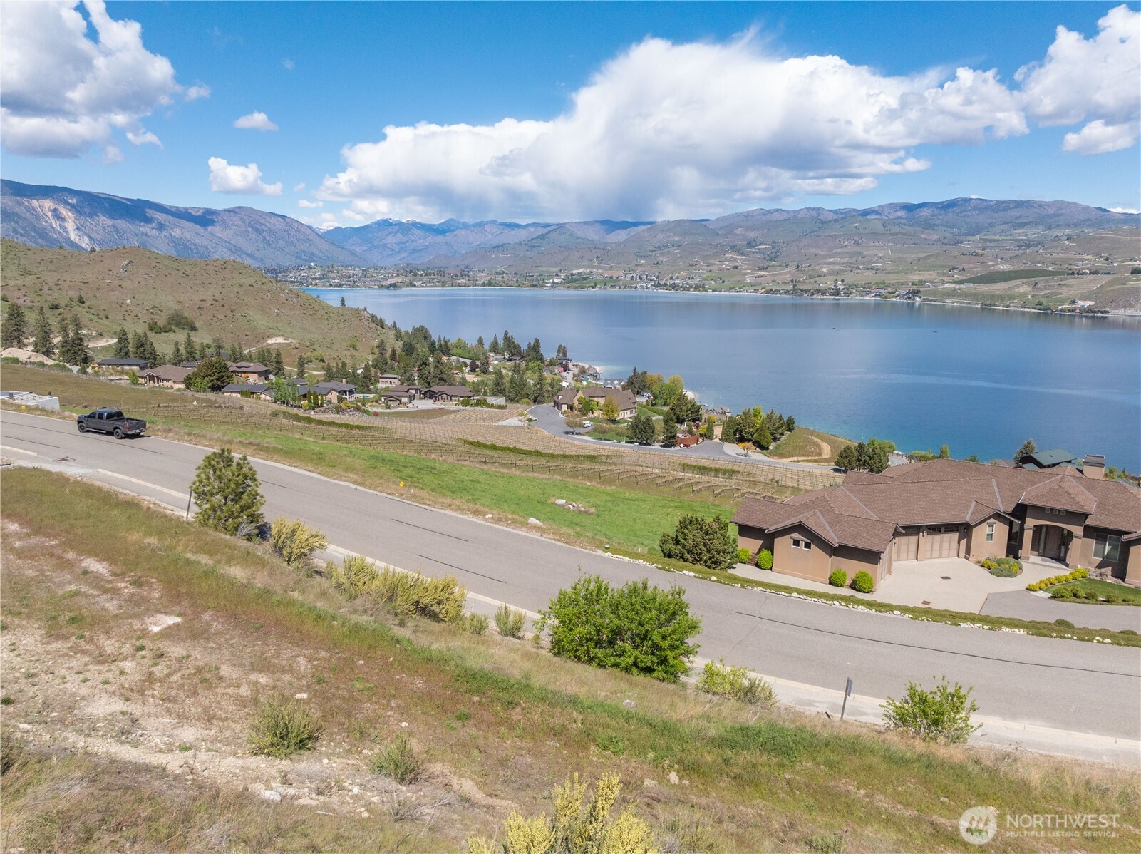 306 Clos Chevalle Road Chelan, WA 98816 - Photo 4 of 28