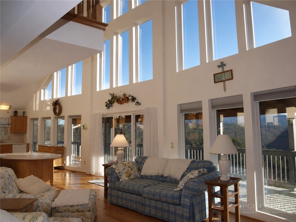182 River Hills Road Lansing, NC 28643 - Photo 8 of 19