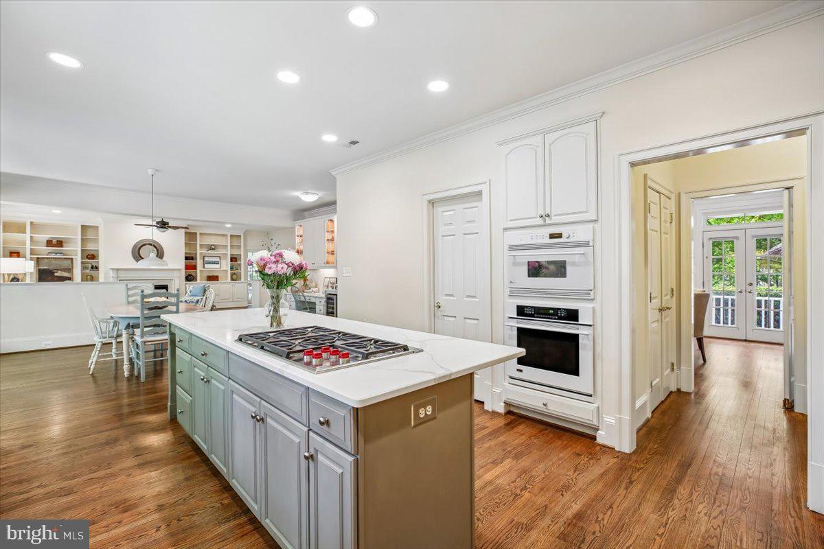 6302 Walhonding Road Bethesda, MD 20816 - Photo 19 of 101 Gourmet Kitchen