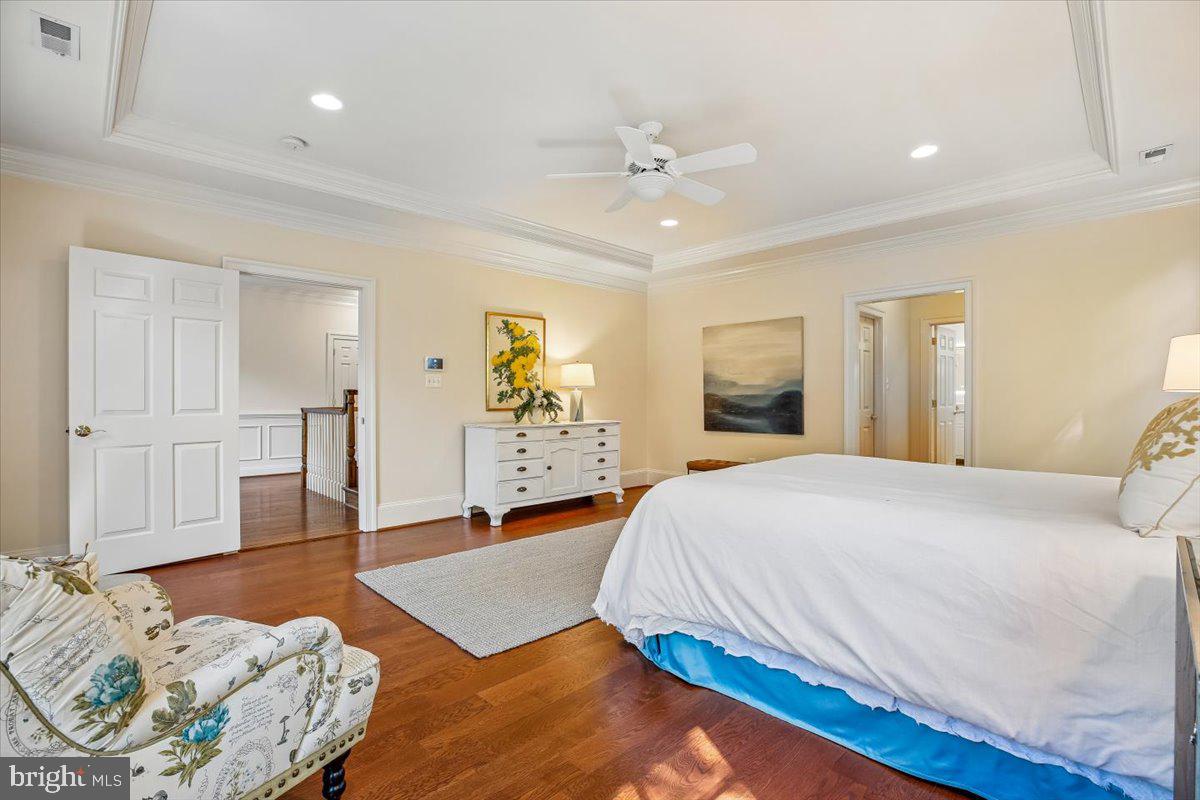 6302 Walhonding Road Bethesda, MD 20816 - Photo 41 of 101 Primary Bedroom Suite