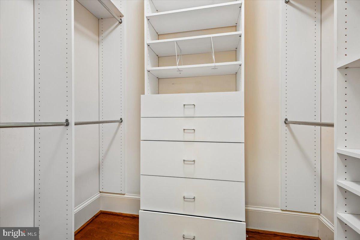 6302 Walhonding Road Bethesda, MD 20816 - Photo 46 of 101 Primary walk in closet