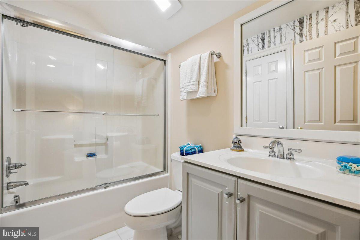 6302 Walhonding Road Bethesda, MD 20816 - Photo 57 of 101 Bathroom for Bedroom #4