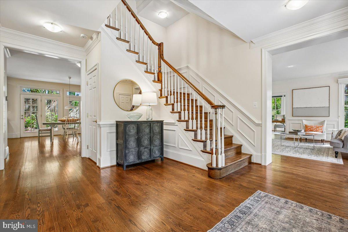 6302 Walhonding Road Bethesda, MD 20816 - Photo 6 of 101 Foyer