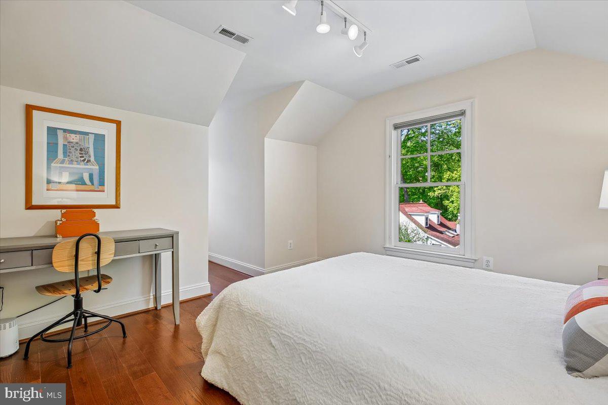 6302 Walhonding Road Bethesda, MD 20816 - Photo 67 of 101 Bedroom #5