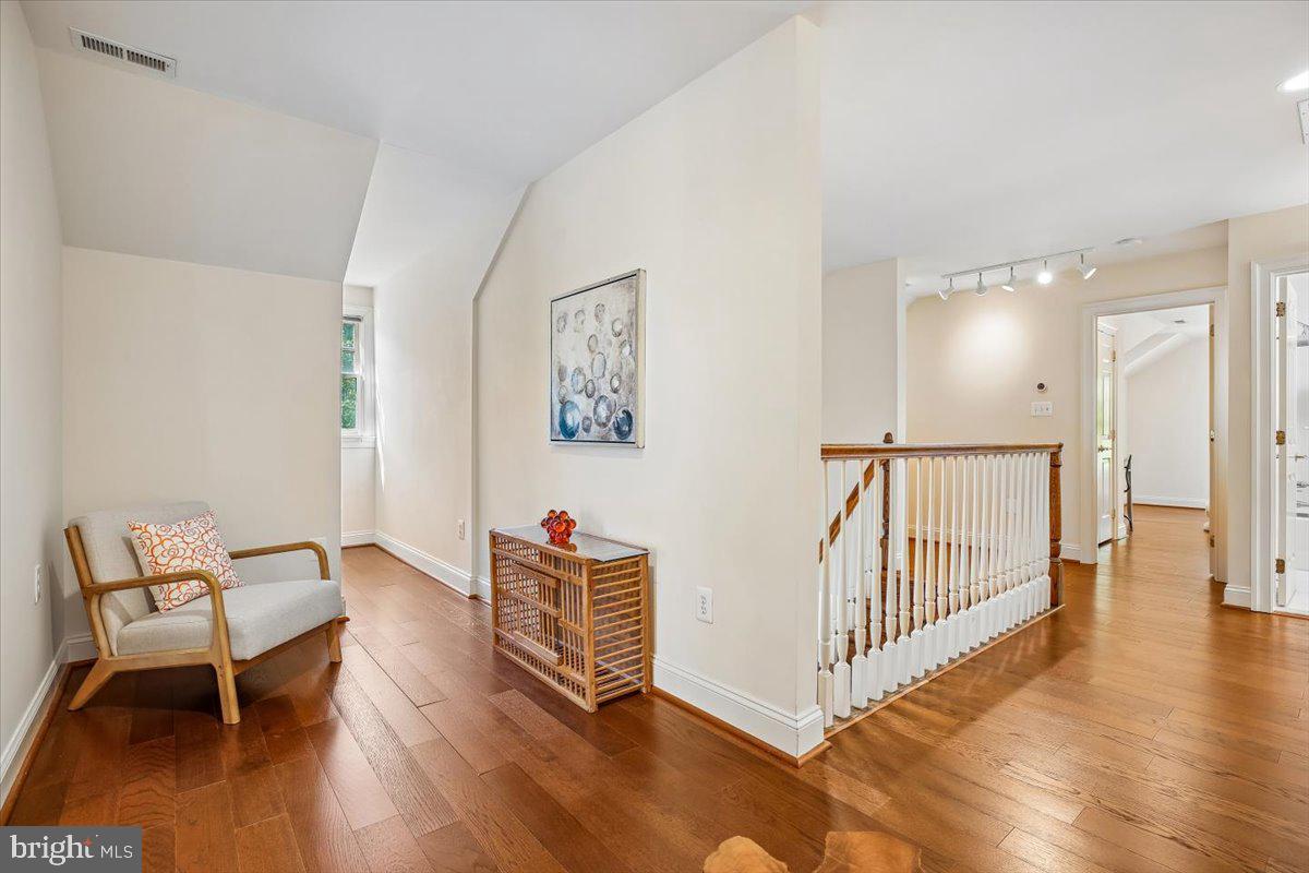 6302 Walhonding Road Bethesda, MD 20816 - Photo 69 of 101 Third Floor Bonus Space