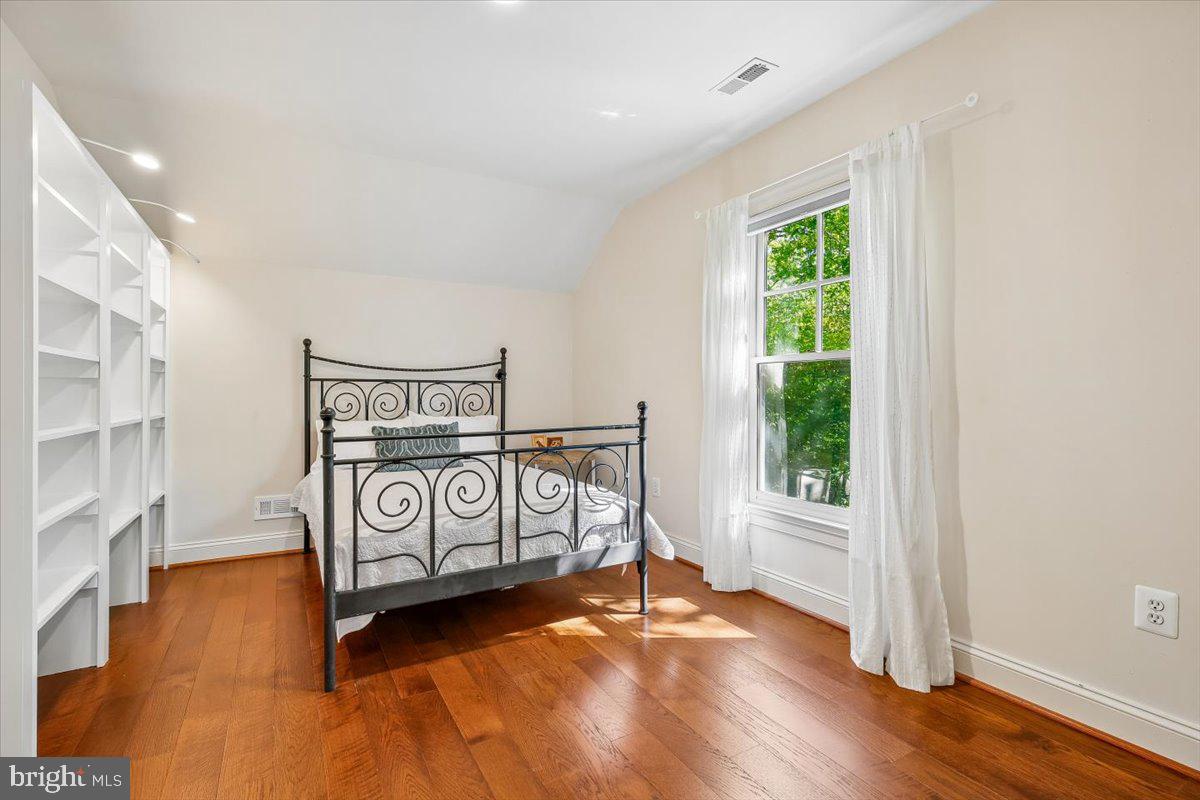 6302 Walhonding Road Bethesda, MD 20816 - Photo 71 of 101 Bedroom #6