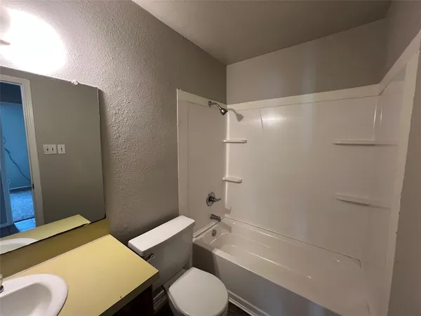 $900 | 1212 West Hunt Street, Unit 1212, Sherman, TX 75092