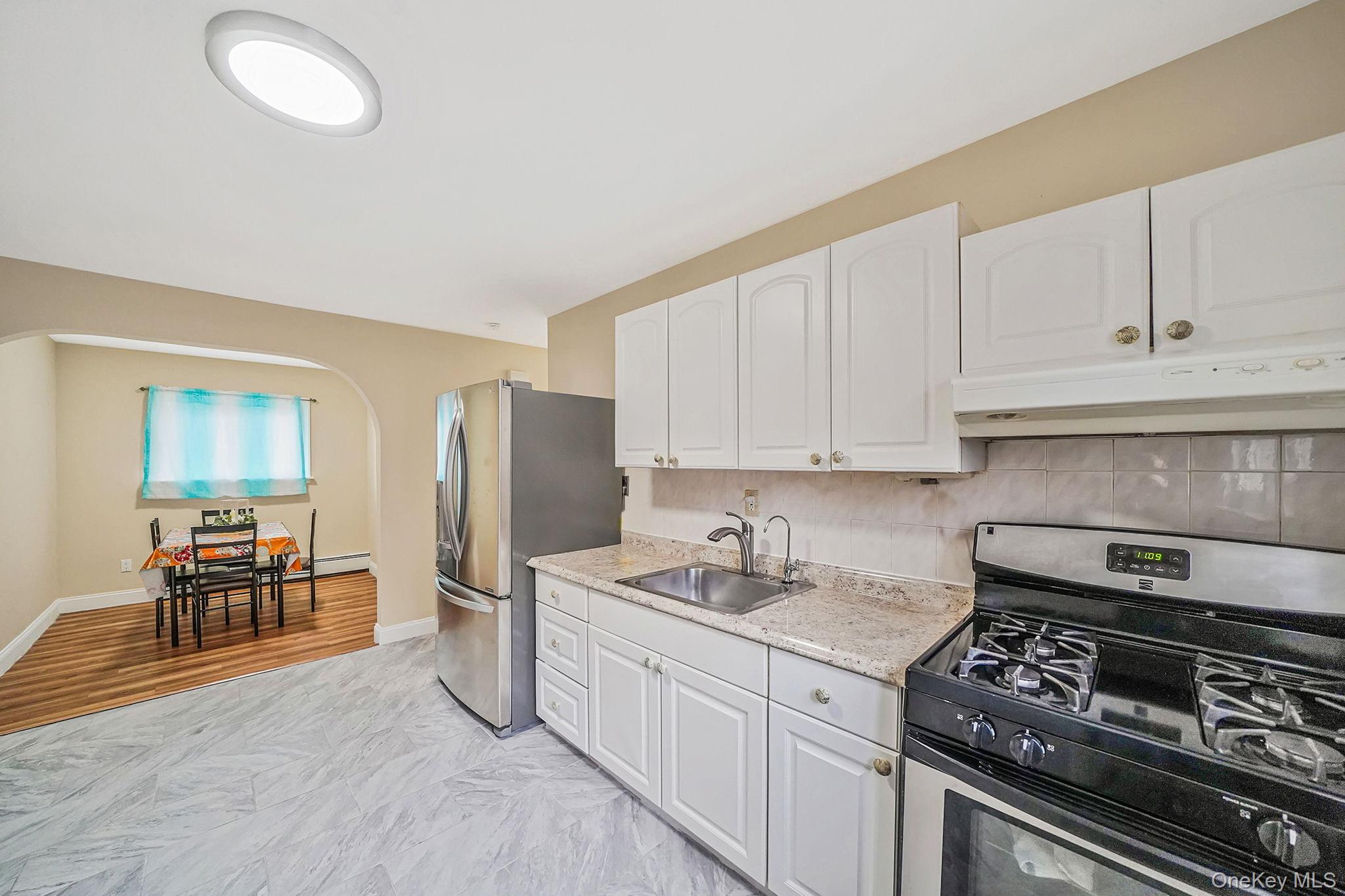 260 Yale Street Hempstead, NY 11550 - Photo 14 of 30