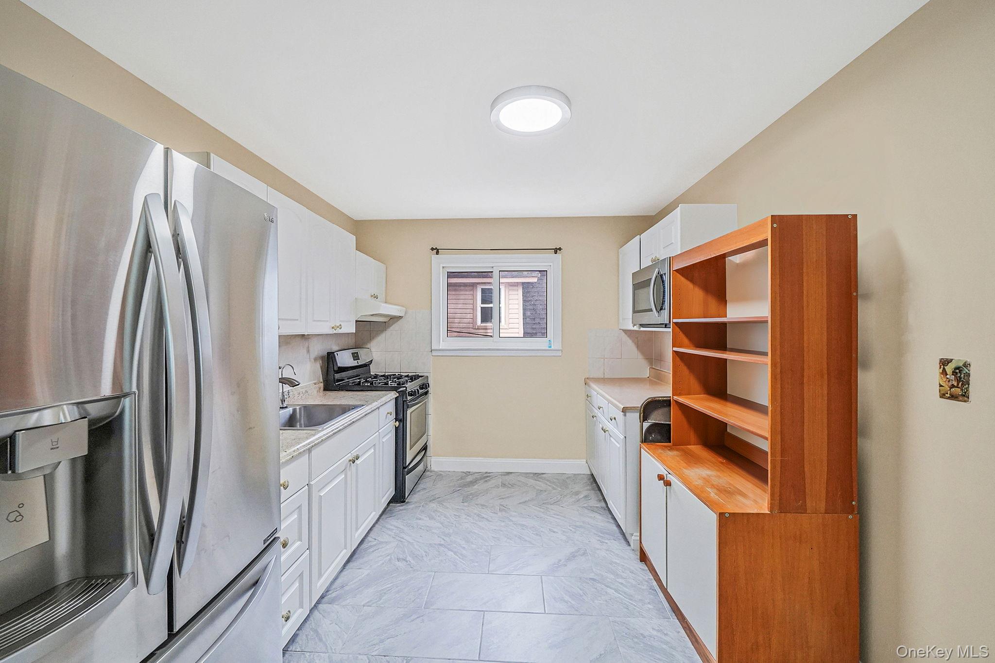 260 Yale Street Hempstead, NY 11550 - Photo 15 of 30